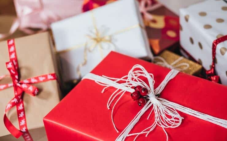 200+ Thoughtful Christmas Care Package Ideas – Longdistanced